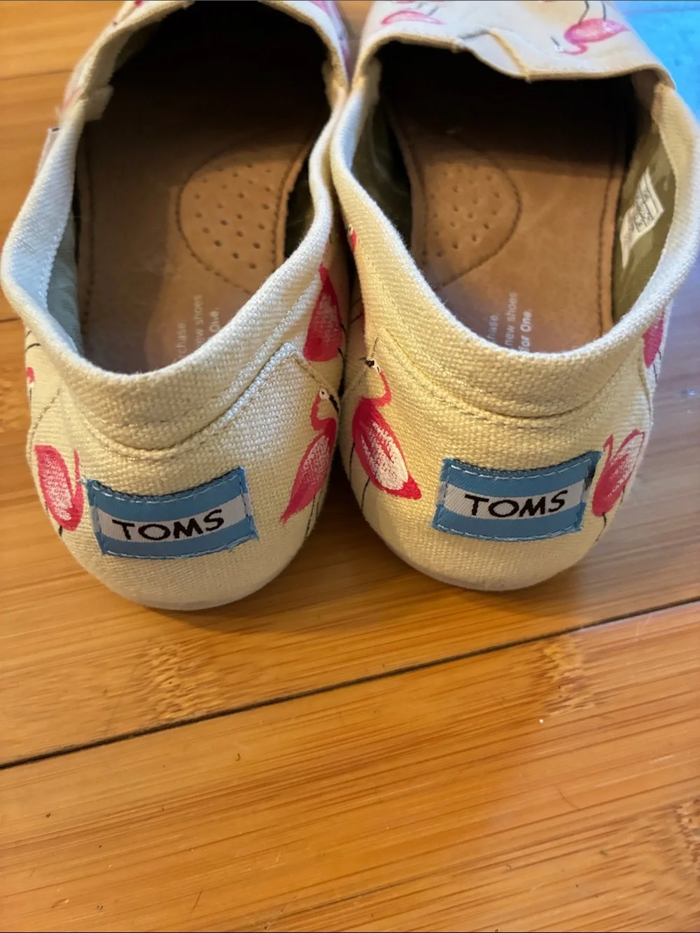 TOMS Women's Cream Canvas Flats with Pink Flamingo Print